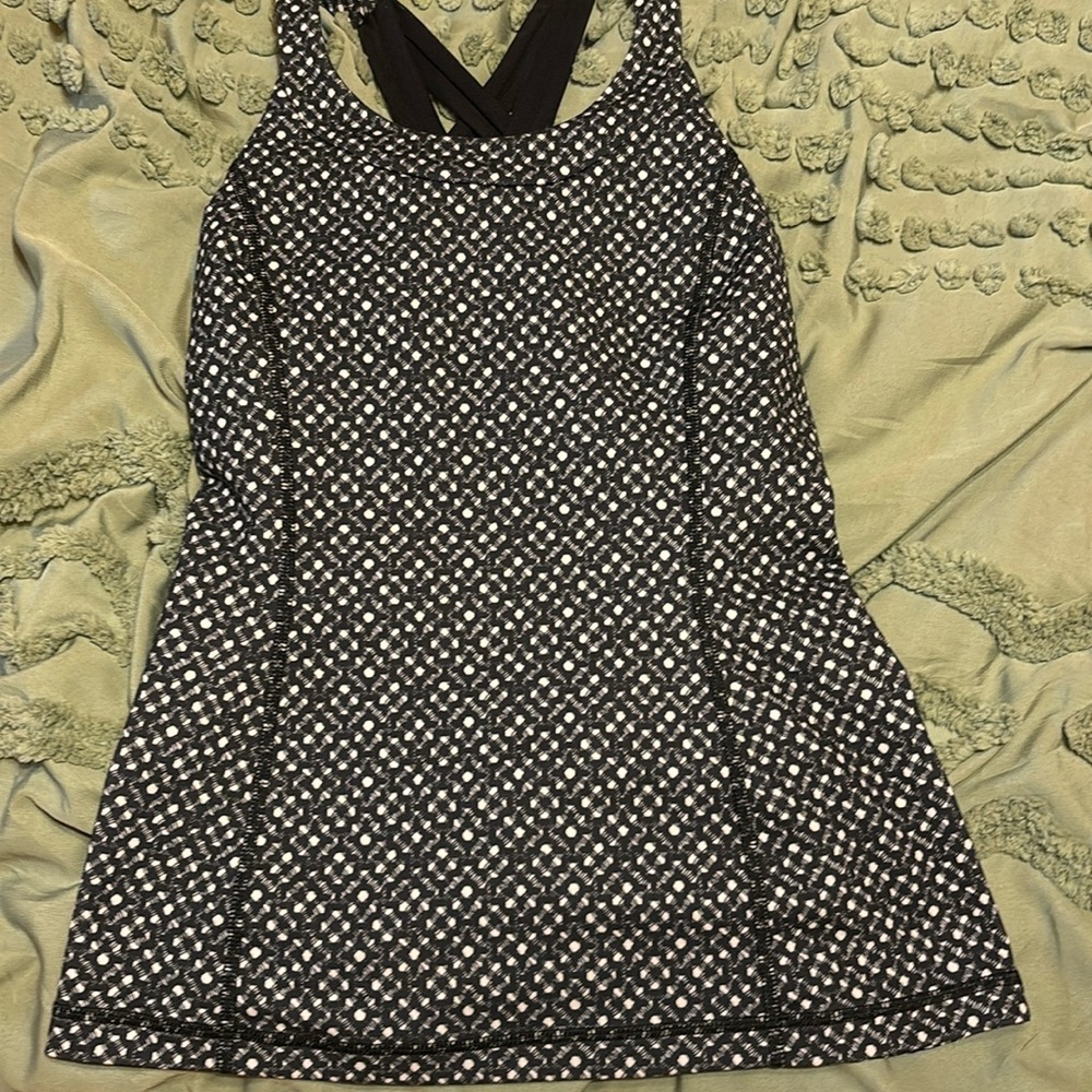 Lulu tank top in excellent condition size small
